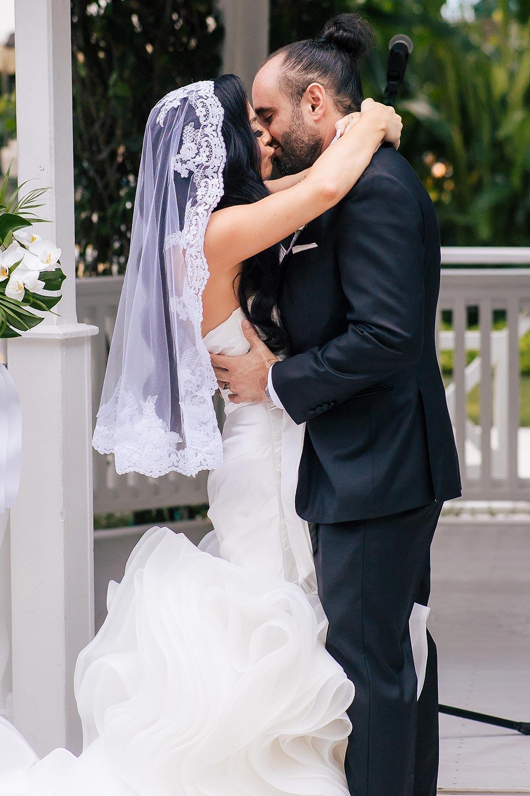 Chelsea and Fernando kissing